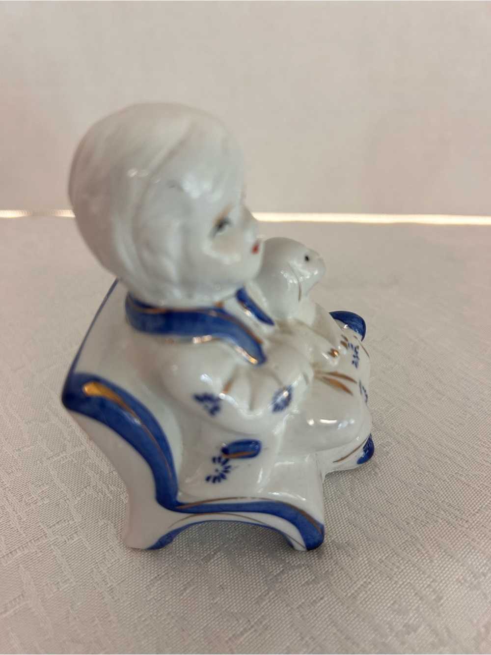 2 Vintage Porcelain Figurines Blue & White Boy w/Dog & Girl w/Cat Collectible - Picture 5 of 11